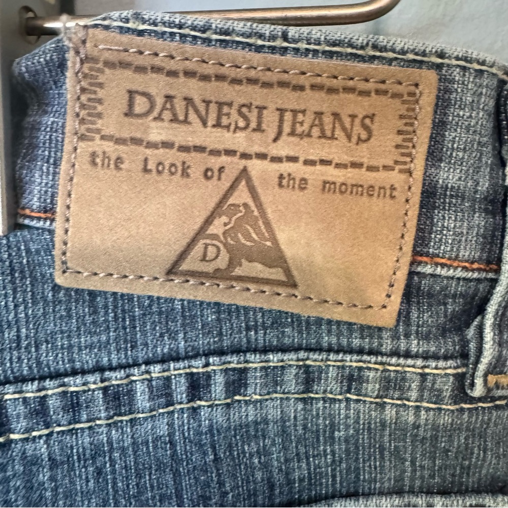 Danesi Low Rise Flare Jeans with Embellishments. NWT. Juniors Size 3 - Picture 11 of 15